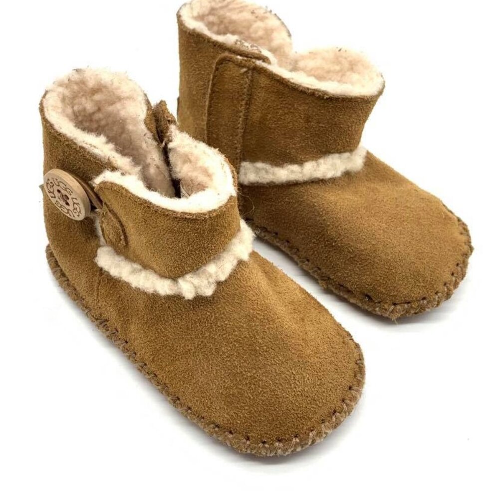 Uggs Lemmy II in Chestnut. Size Small (2/3 infant) GUC